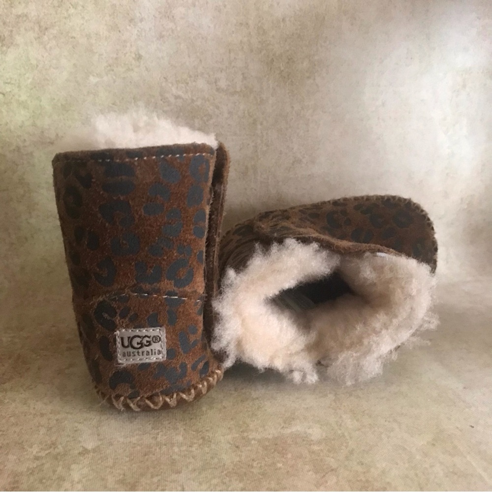 UGG Cassie Leopard Baby Booties - Picture 7 of 11
